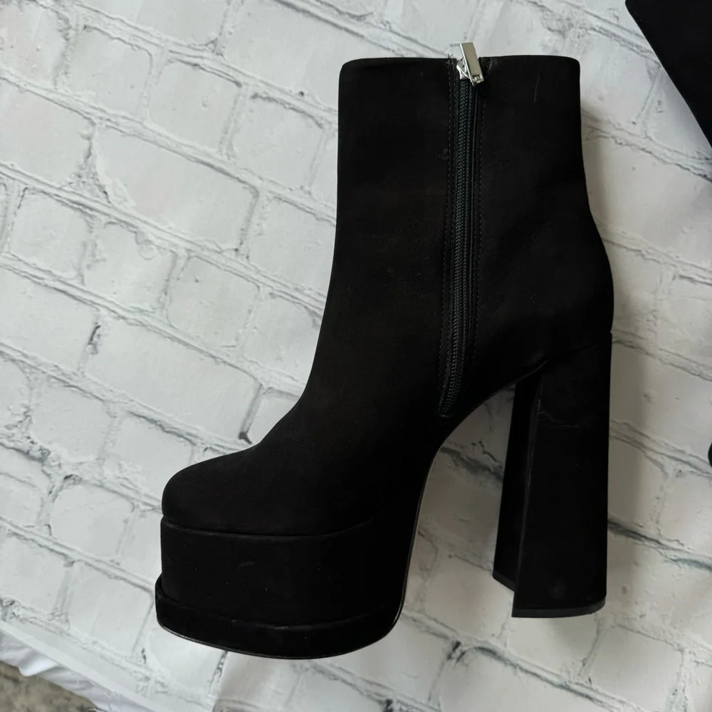 SCHUTZ excellent used